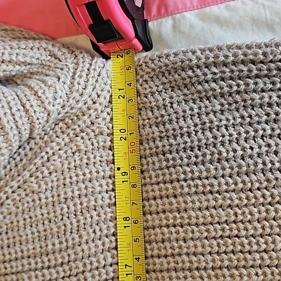 Tan Knit Oversized Sweater Size M/L - Picture 5 of 8